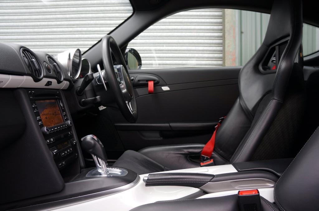 PORSCHE CAYMAN