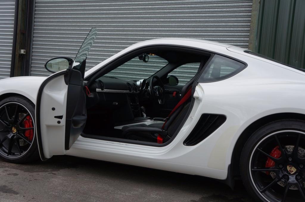 PORSCHE CAYMAN