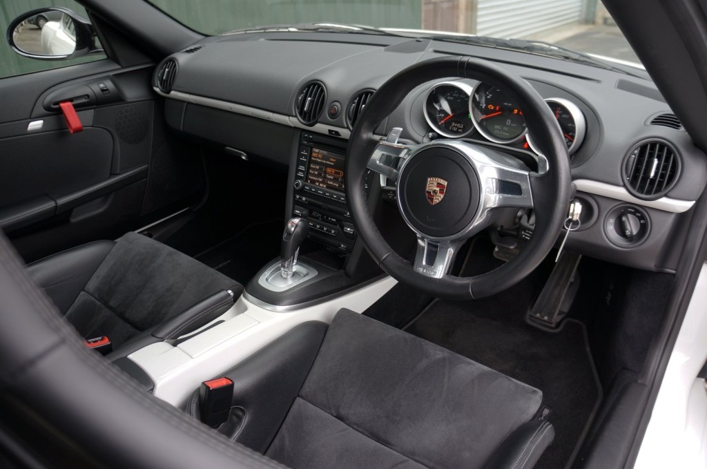 PORSCHE CAYMAN