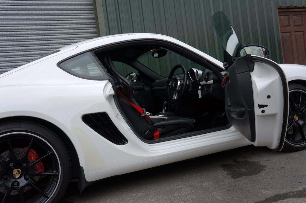 PORSCHE CAYMAN