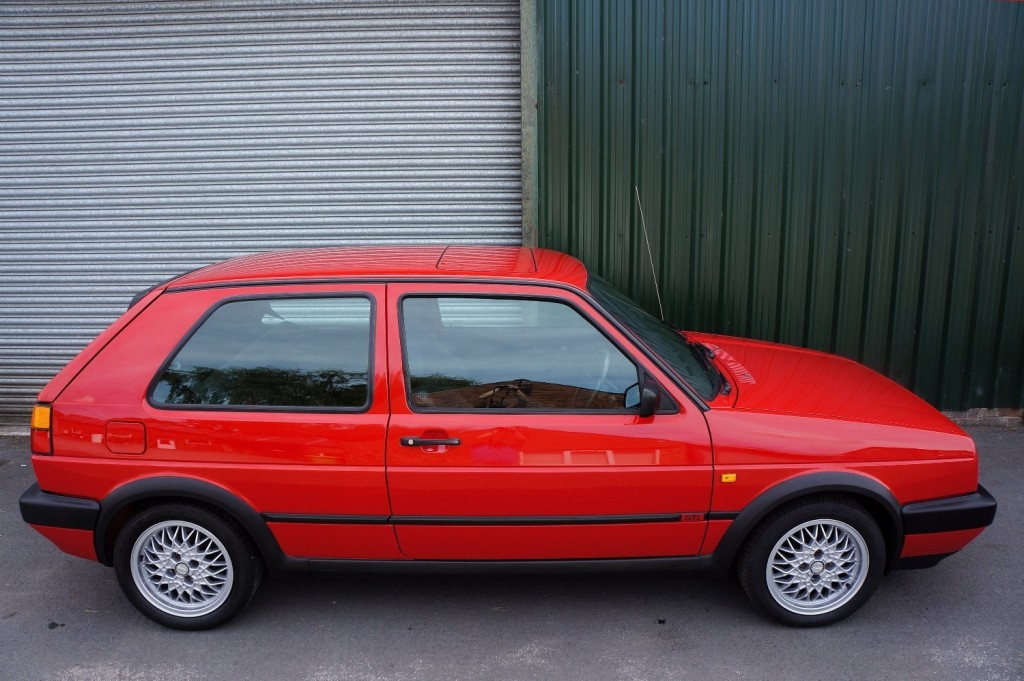 VOLKSWAGEN GOLF