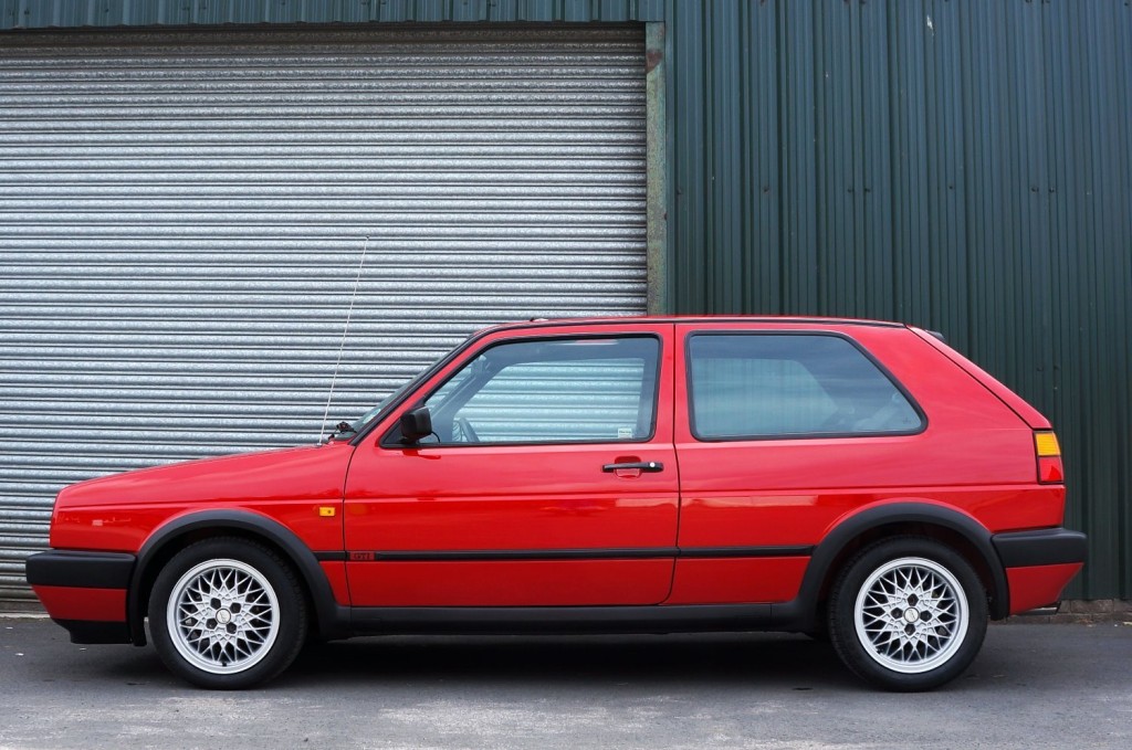 VOLKSWAGEN GOLF