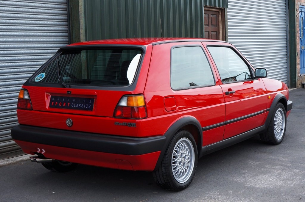 VOLKSWAGEN GOLF