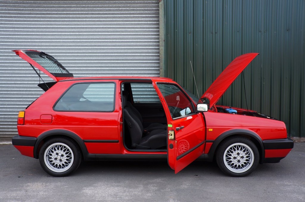 VOLKSWAGEN GOLF