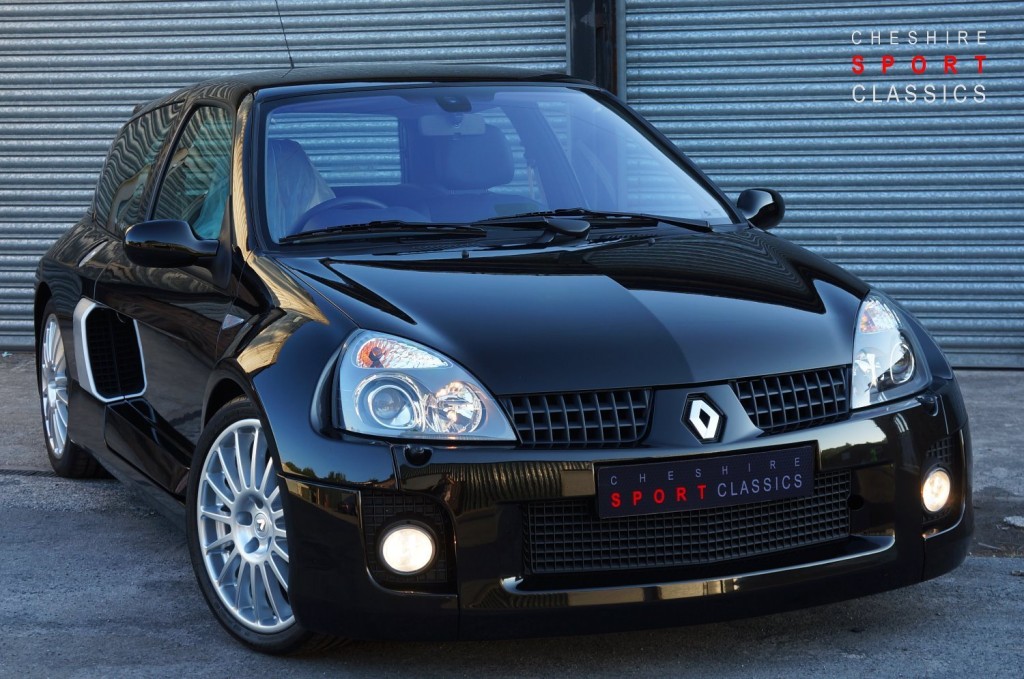 View RENAULT CLIO RENAULTSPORT 255 V6