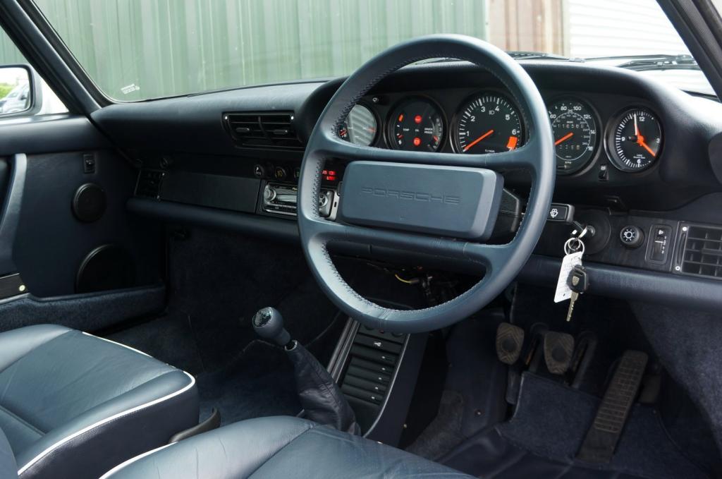 PORSCHE 911 CLASSIC