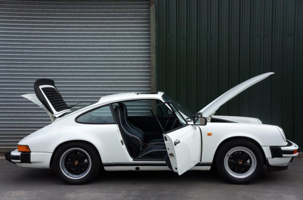 PORSCHE 911 CLASSIC