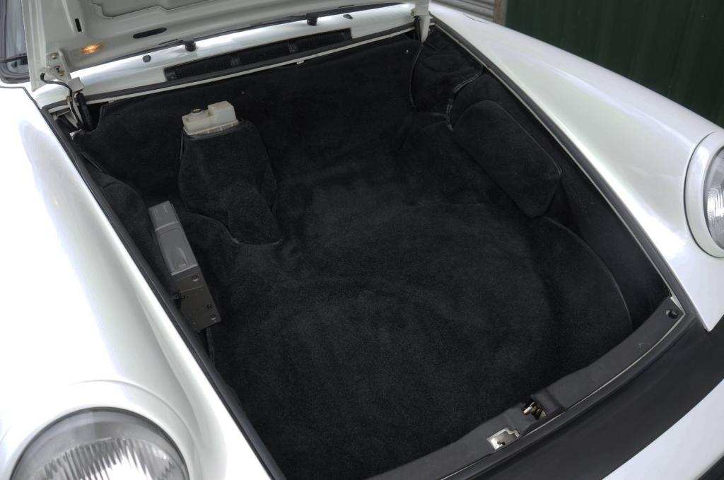 PORSCHE 911 CLASSIC