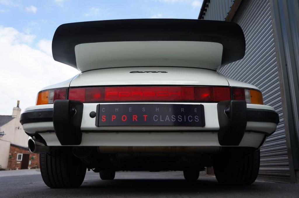 PORSCHE 911 CLASSIC