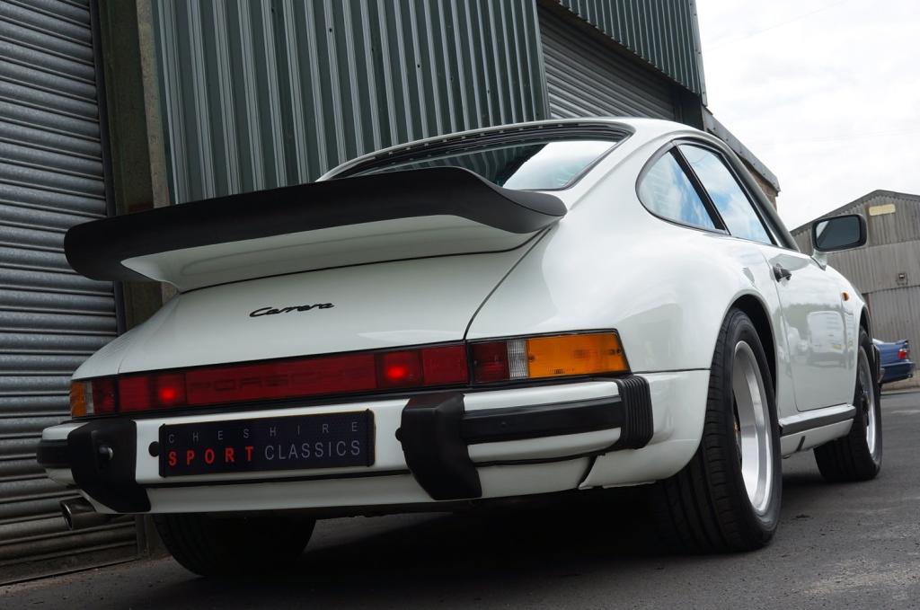 PORSCHE 911 CLASSIC