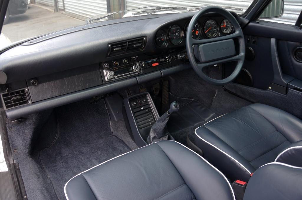 PORSCHE 911 CLASSIC