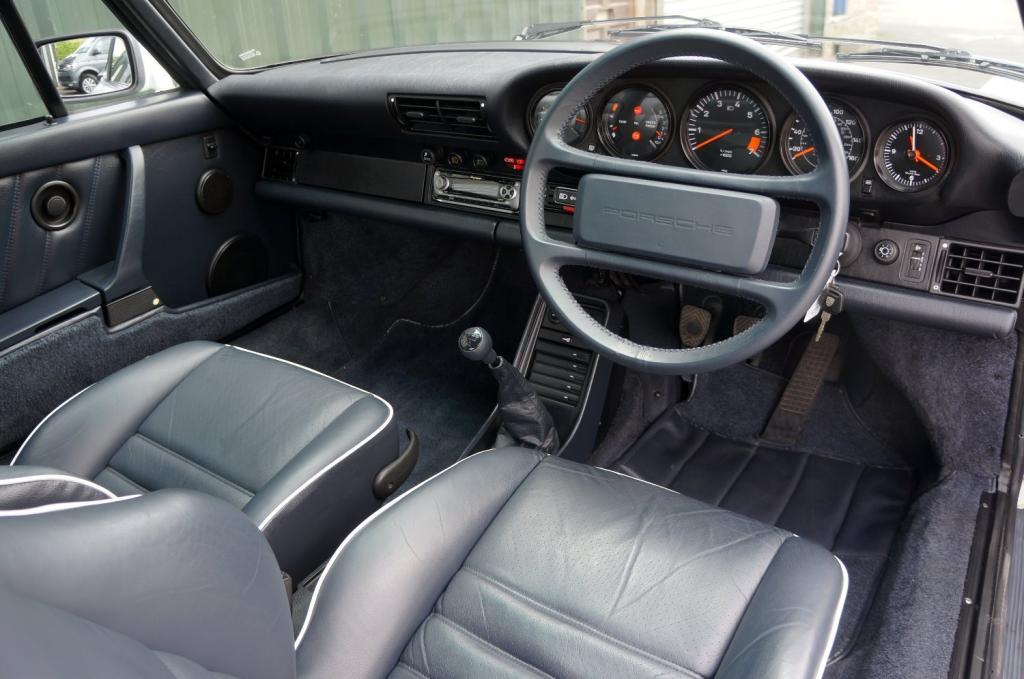 PORSCHE 911 CLASSIC