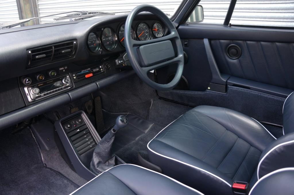 PORSCHE 911 CLASSIC