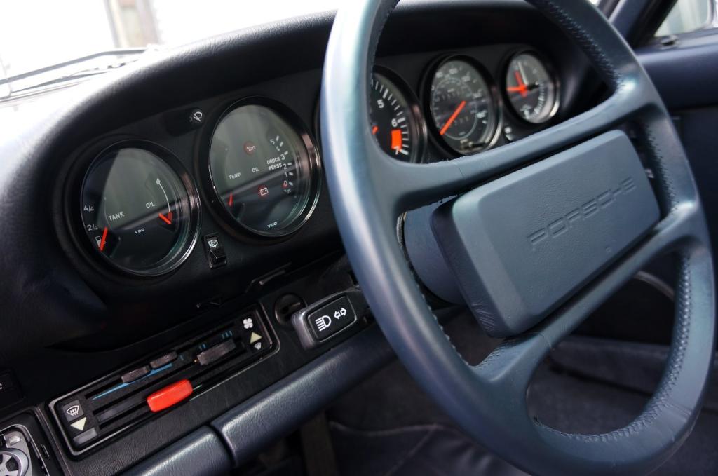 PORSCHE 911 CLASSIC