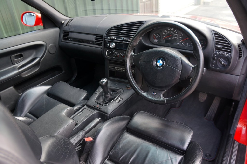 BMW 3 SERIES