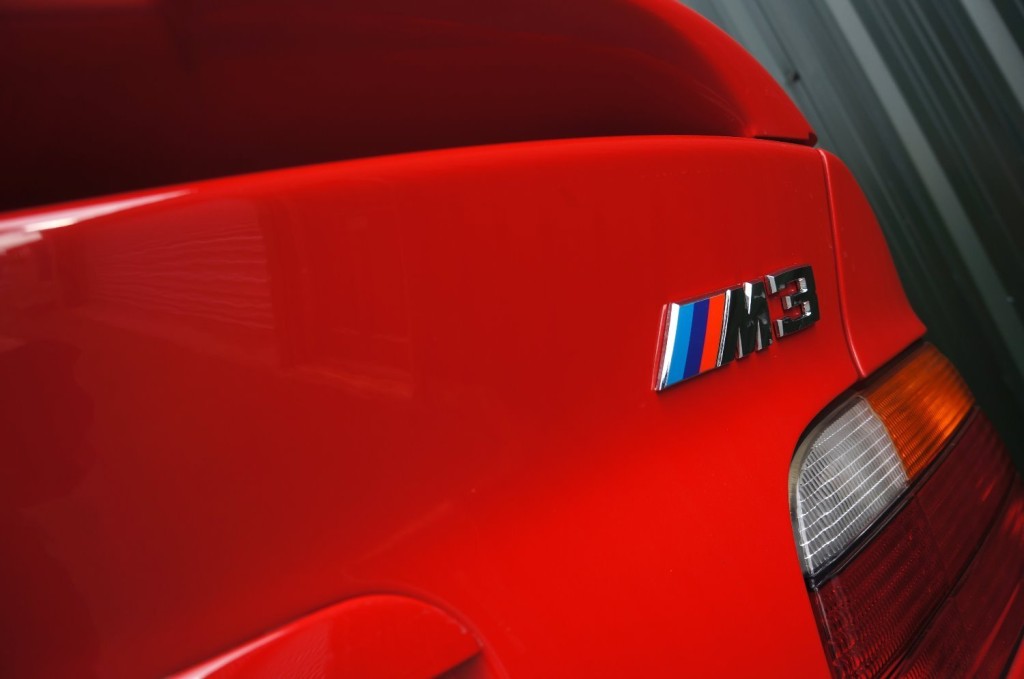 BMW 3 SERIES
