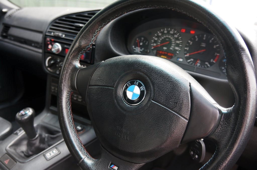 BMW 3 SERIES
