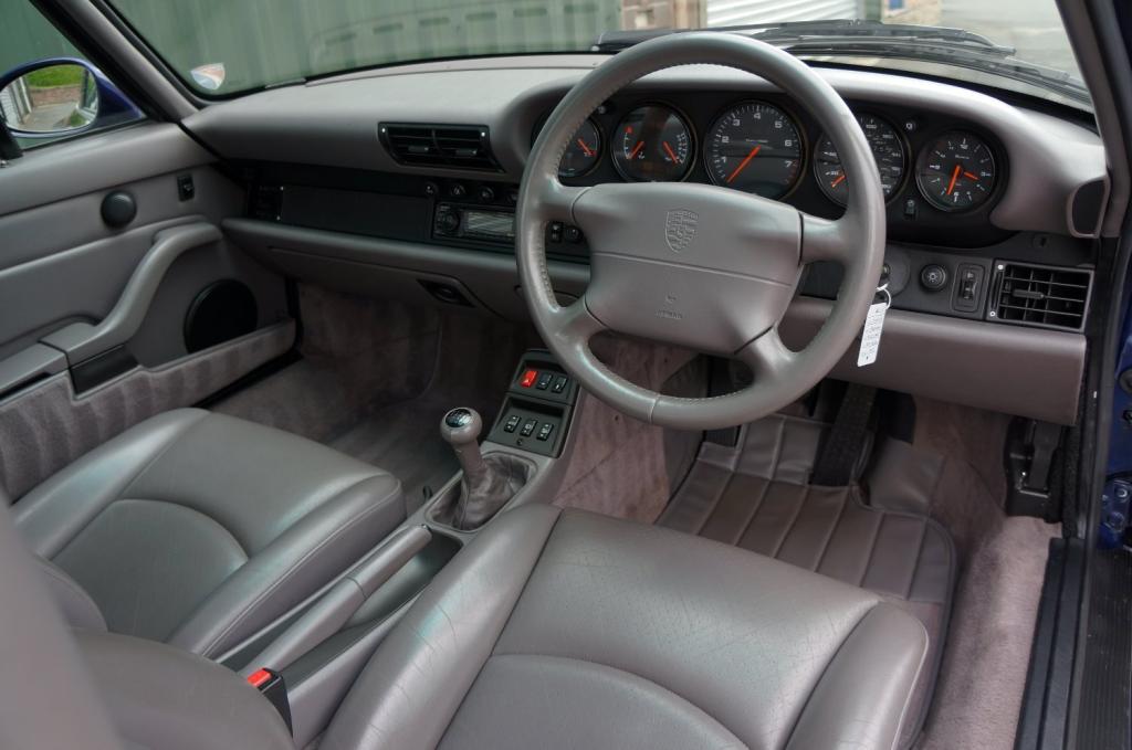 PORSCHE 911