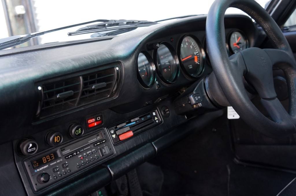 PORSCHE 911 CLASSIC