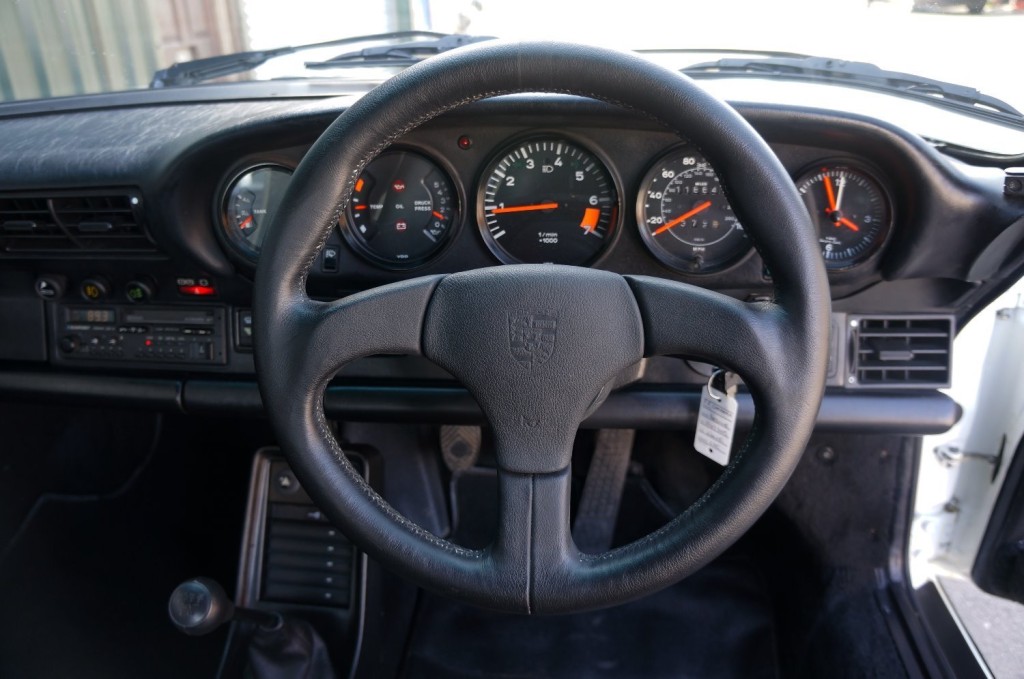 PORSCHE 911 CLASSIC