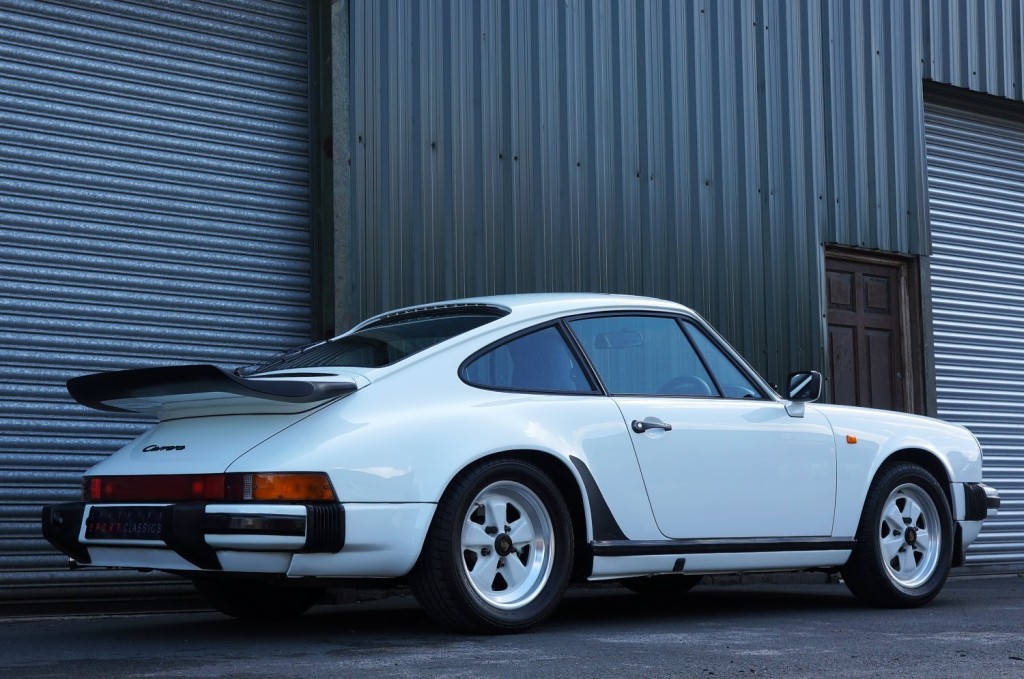 PORSCHE 911 CLASSIC