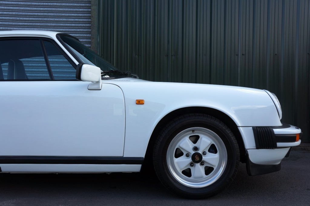 PORSCHE 911 CLASSIC