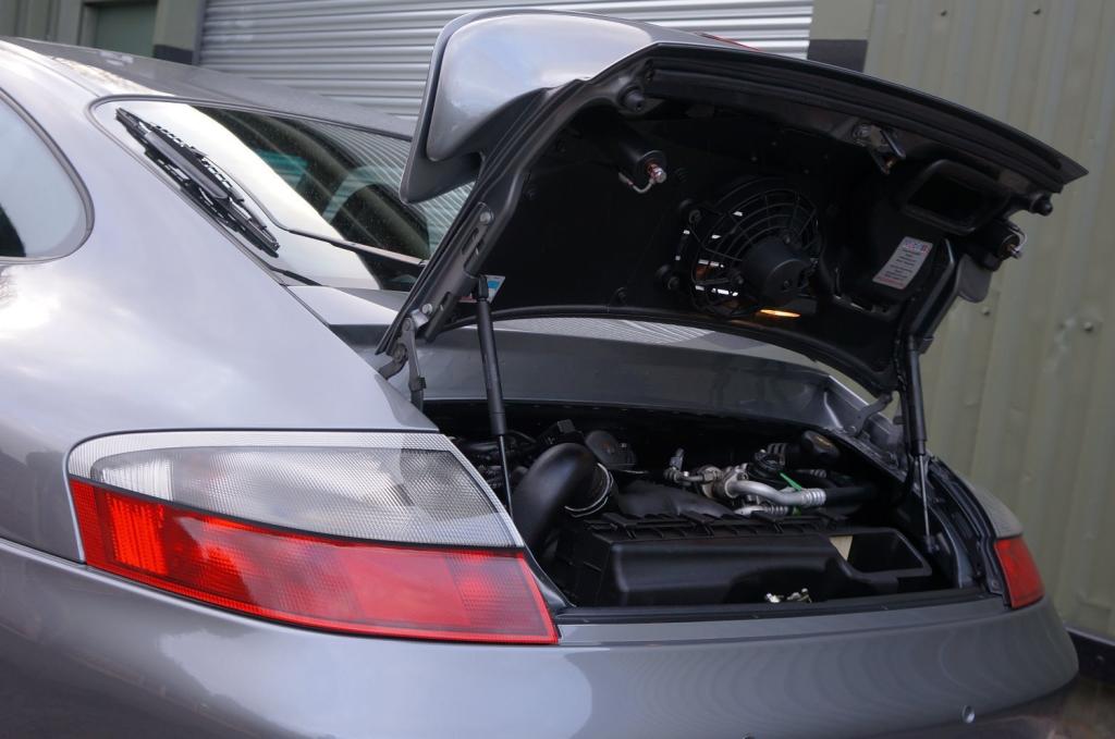 PORSCHE 911 MK 996