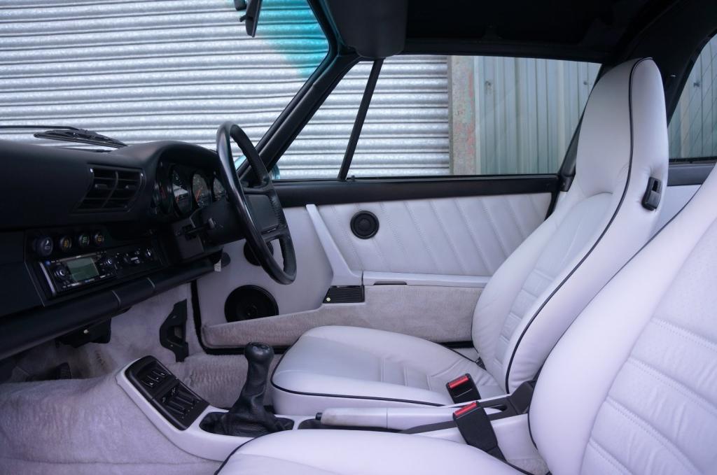 PORSCHE 911 CLASSIC