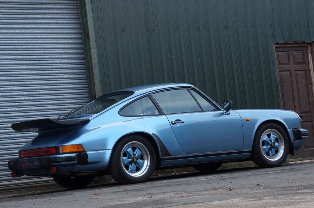 PORSCHE 911 CLASSIC