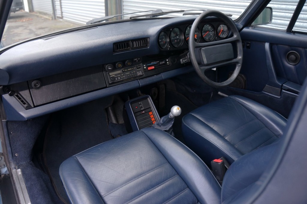 PORSCHE 911 CLASSIC