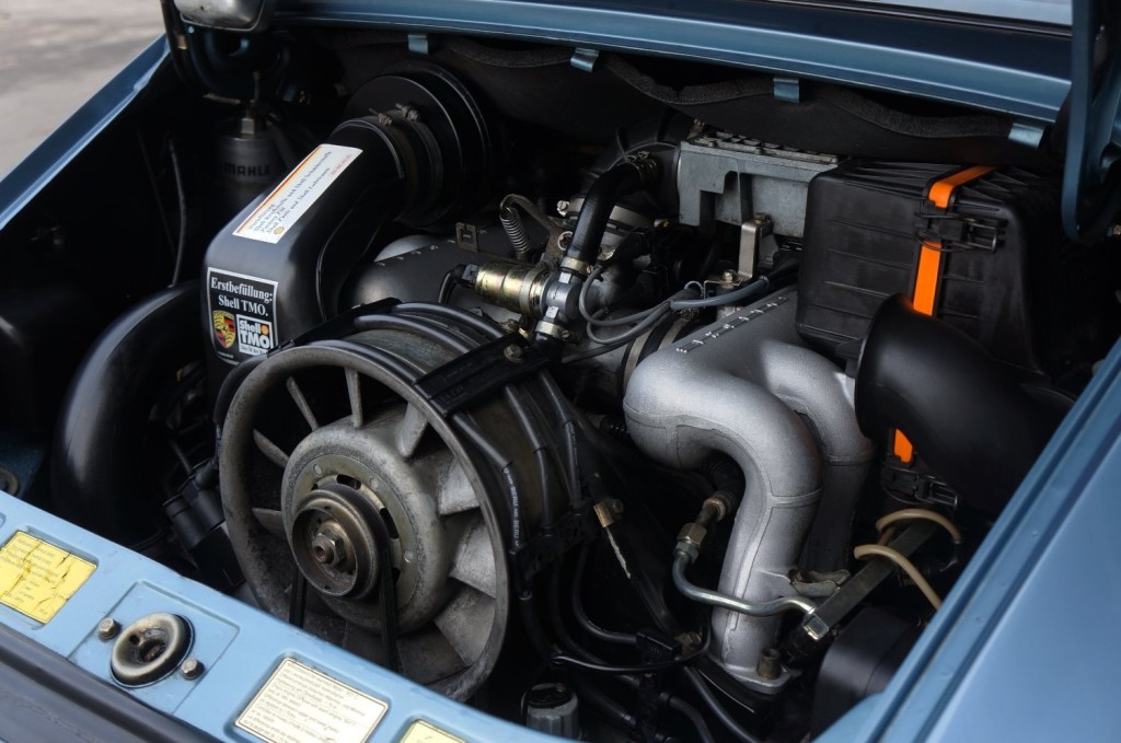 PORSCHE 911 CLASSIC