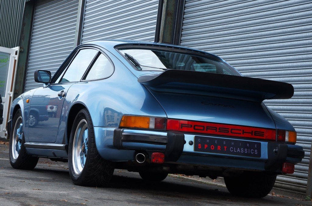 PORSCHE 911 CLASSIC