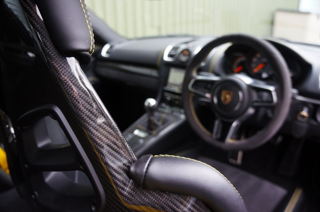 PORSCHE CAYMAN