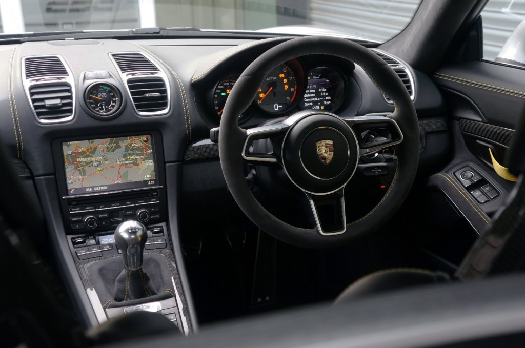 PORSCHE CAYMAN