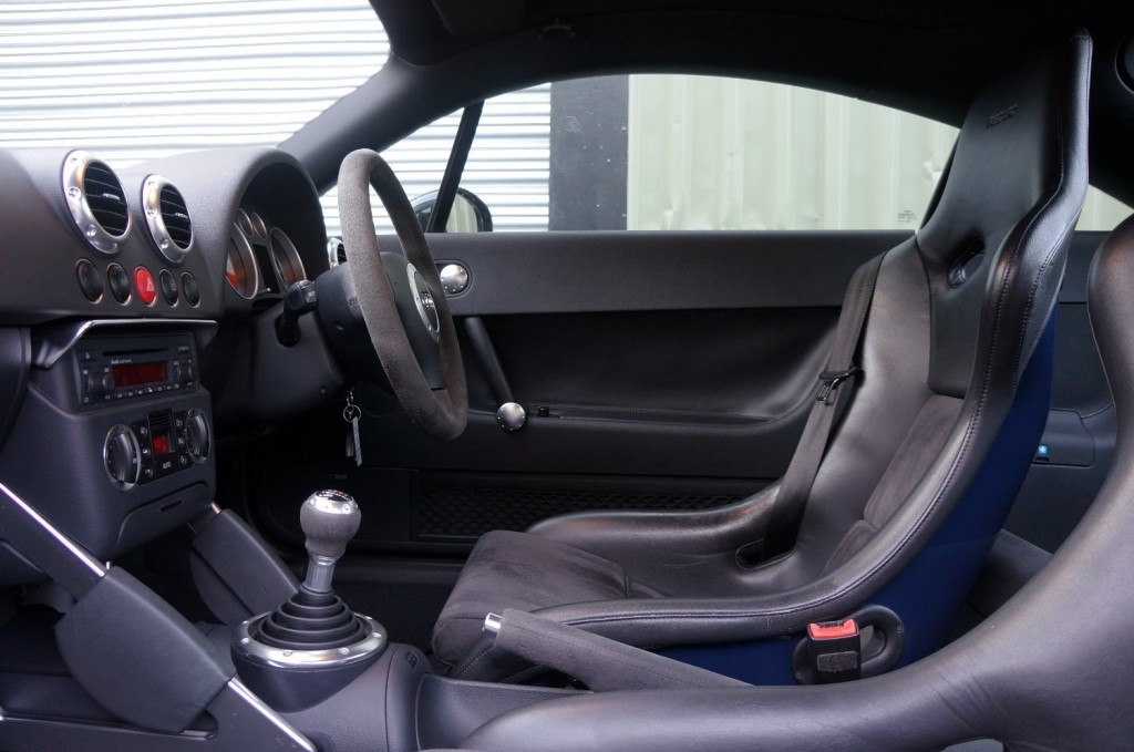 AUDI TT