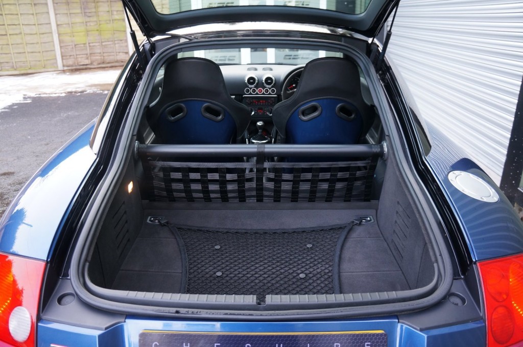 AUDI TT