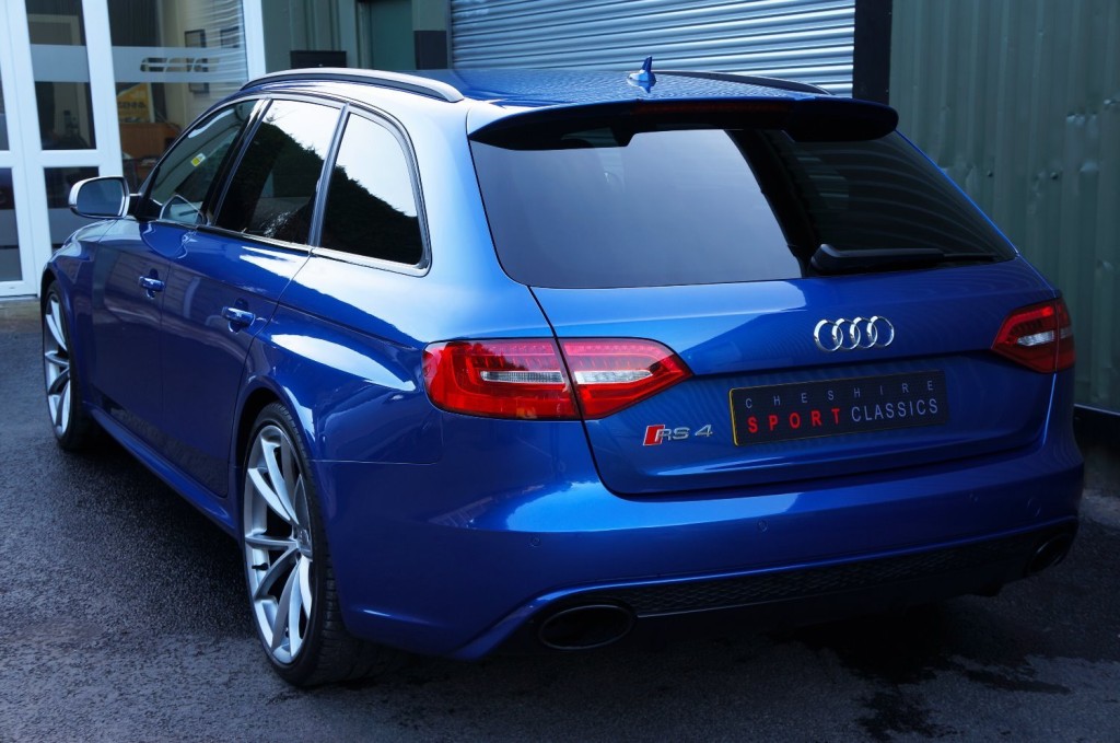 AUDI RS4