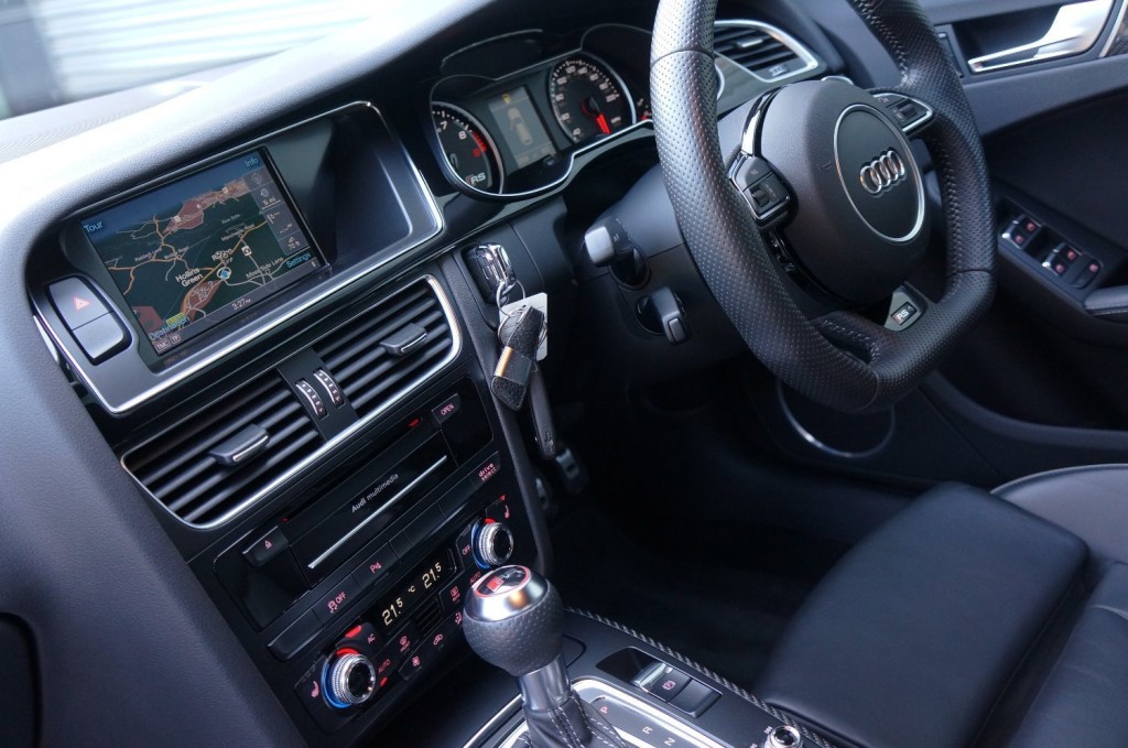 AUDI RS4
