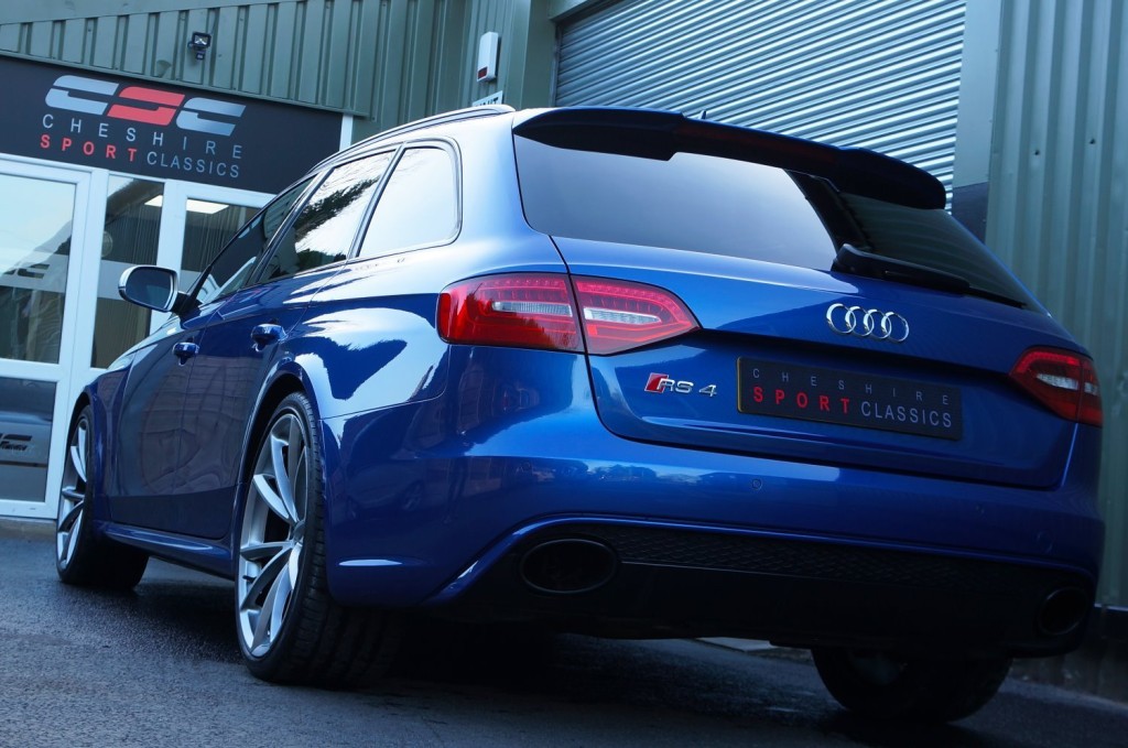 AUDI RS4