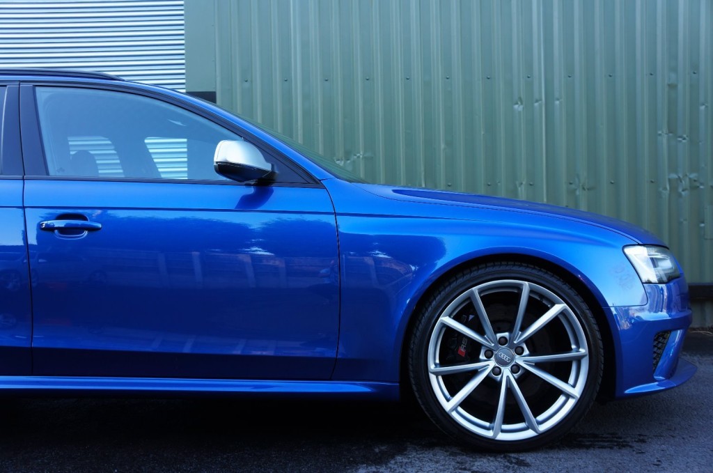 AUDI RS4