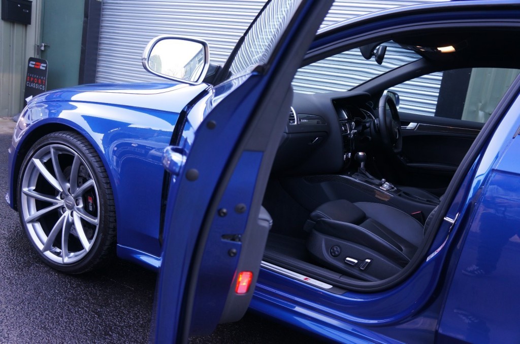 AUDI RS4