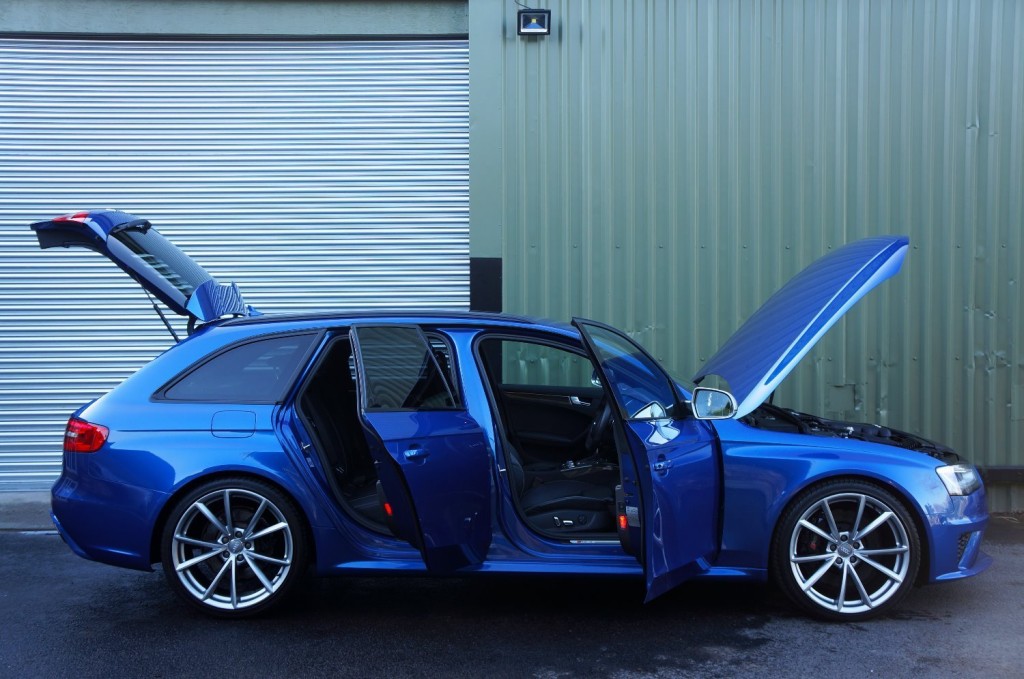 AUDI RS4
