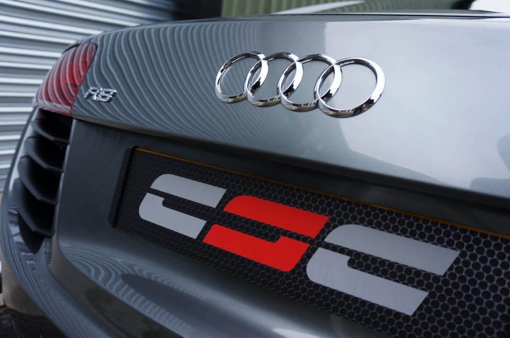 AUDI R8