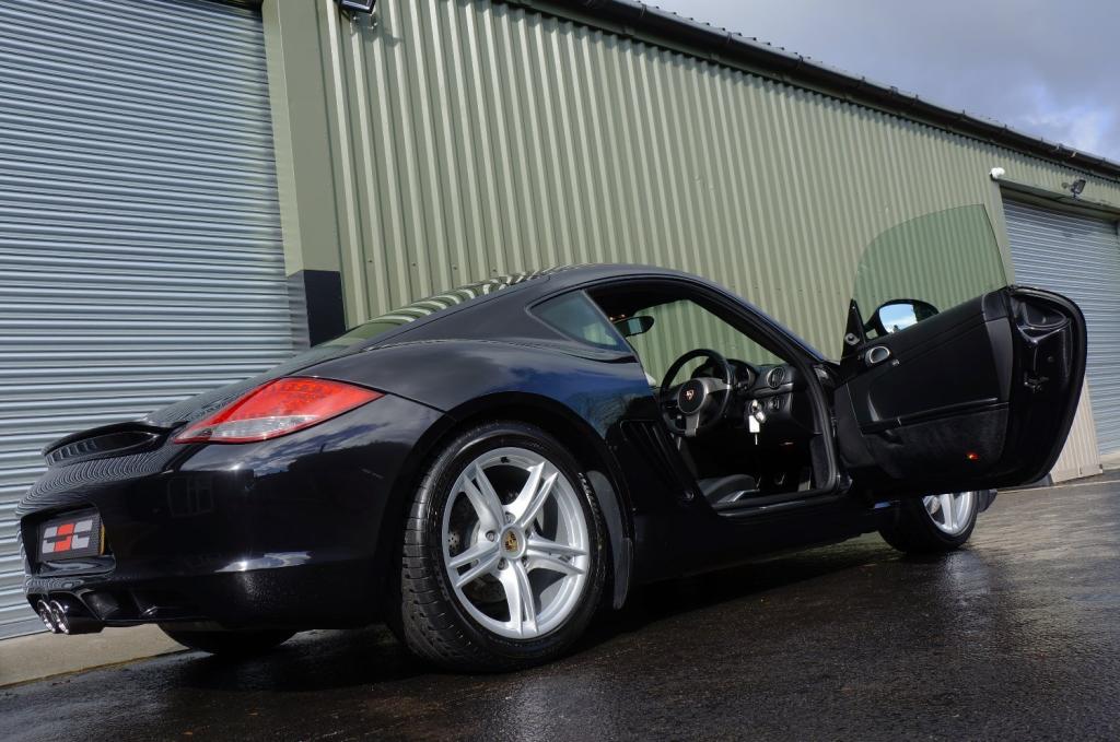 PORSCHE CAYMAN