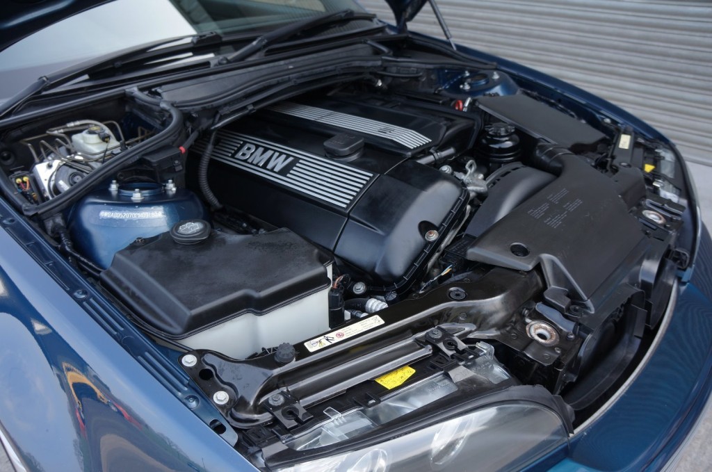 BMW 3 SERIES