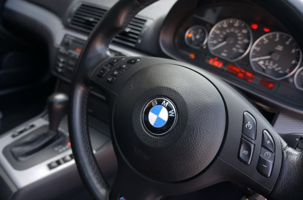 BMW 3 SERIES