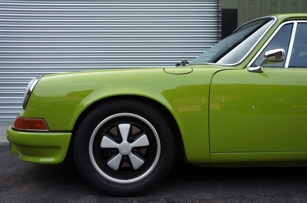 PORSCHE 911