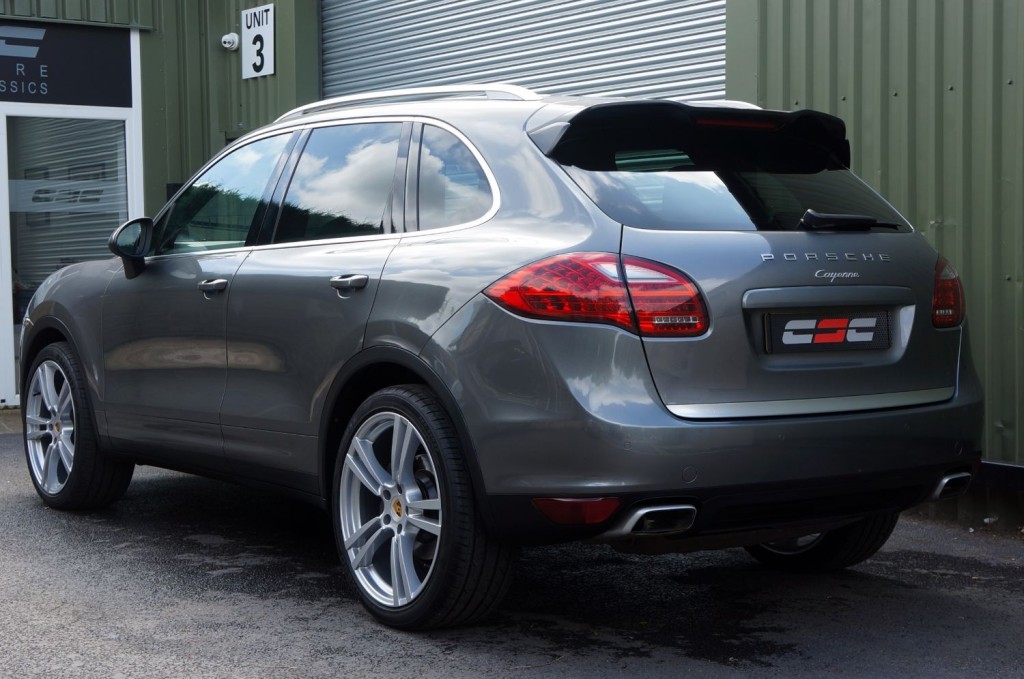 PORSCHE CAYENNE