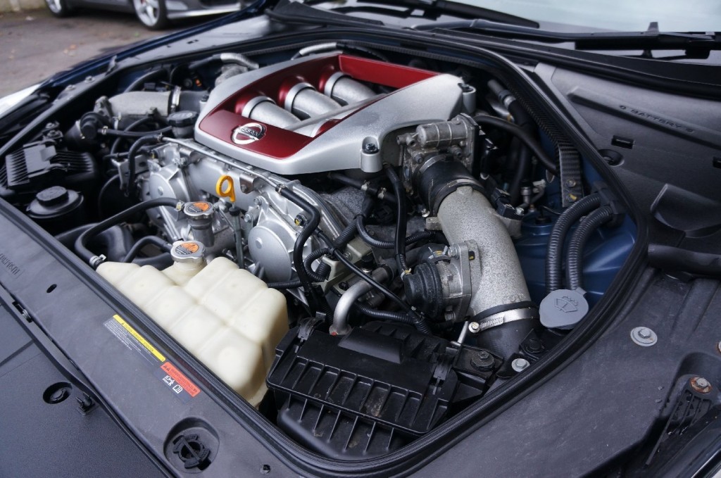 NISSAN GT-R