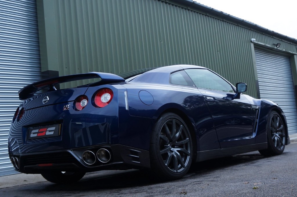 NISSAN GT-R